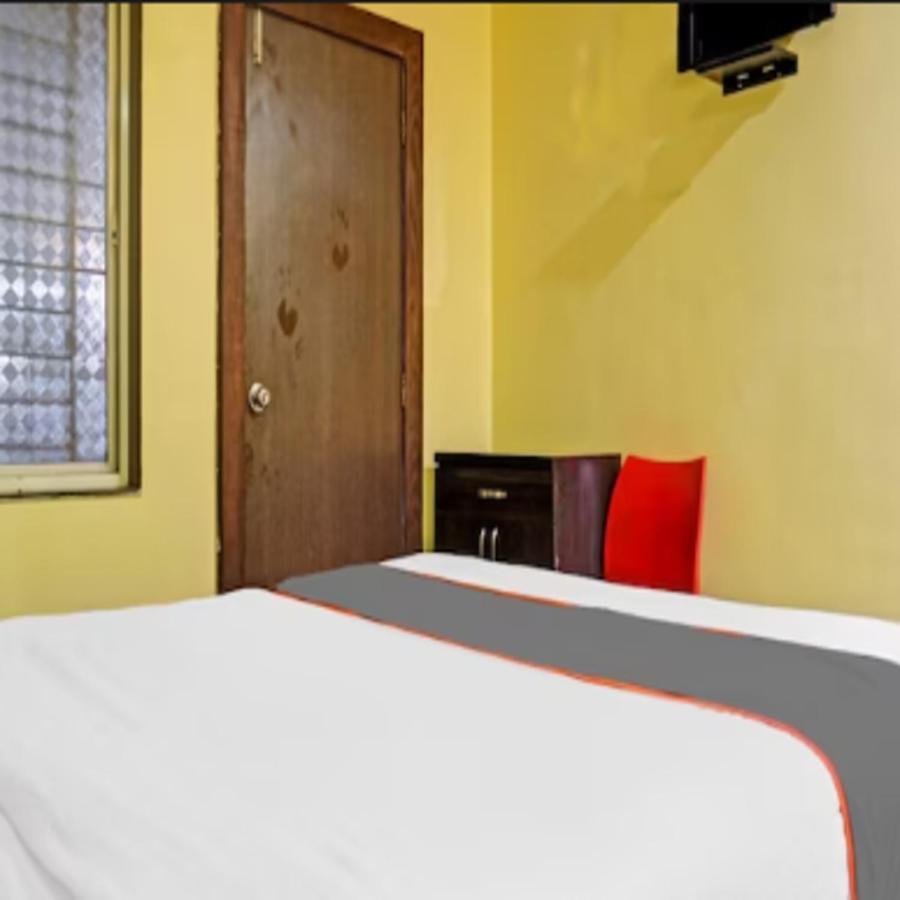 Carnival Hotel Пуне Екстер'єр фото